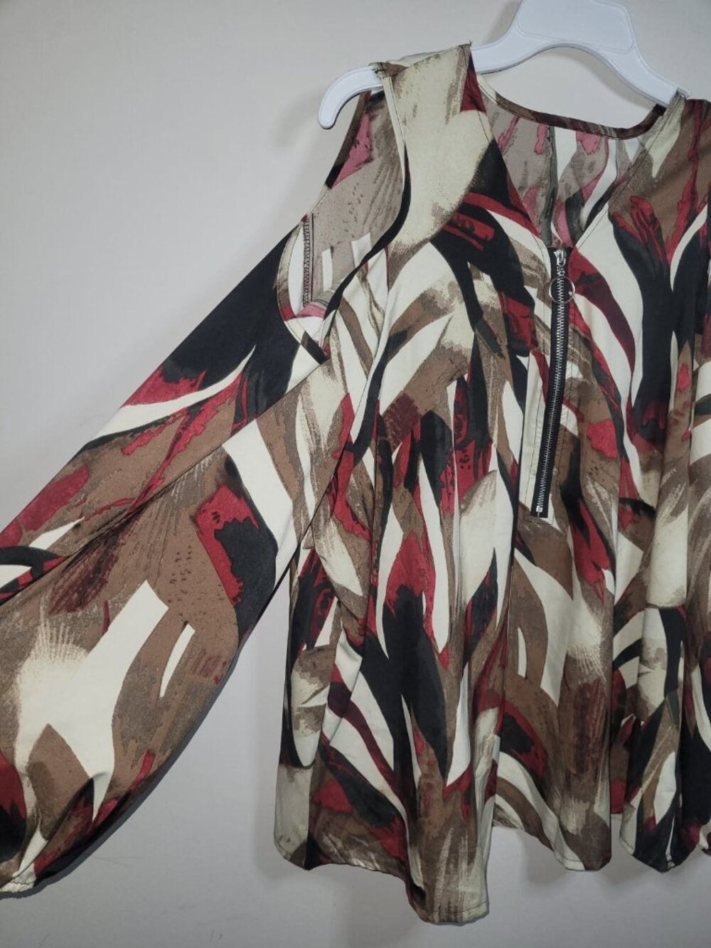 SHEIN Curve Cold Shoulder Abstract Print Blouse